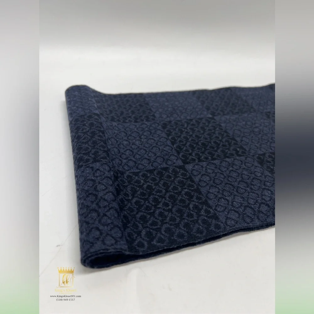 Christian Dior 100/% wool scarf